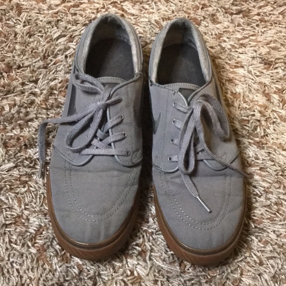 Nike 615957-007 shoes - Picture 2 of 5